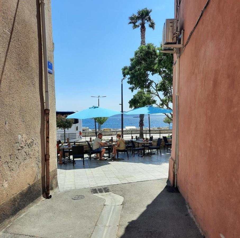 Apartament Renovated Fully Equipped Studio For 2 To 4 Pers La Ciotat Zewnętrze zdjęcie